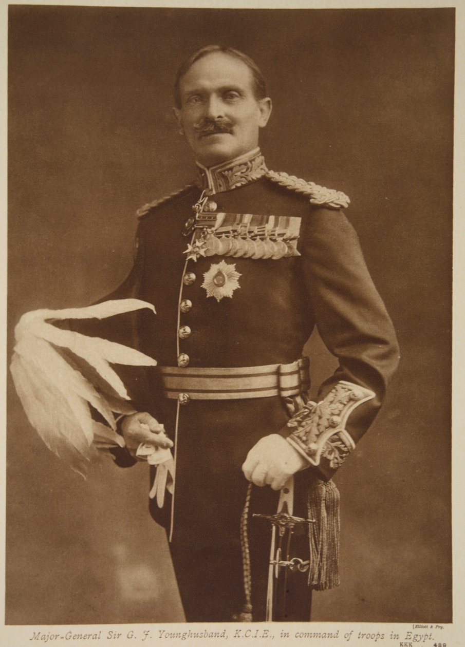 Maggior Generale Sir G. J. Younghusband, 1914-19 da Elliott und Fry Studio