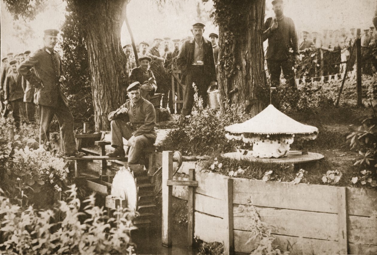 Un modello di mulino ad acqua, Eastcote, illustrazione da Prigionieri tedeschi in Gran Bretagna da English Photographer