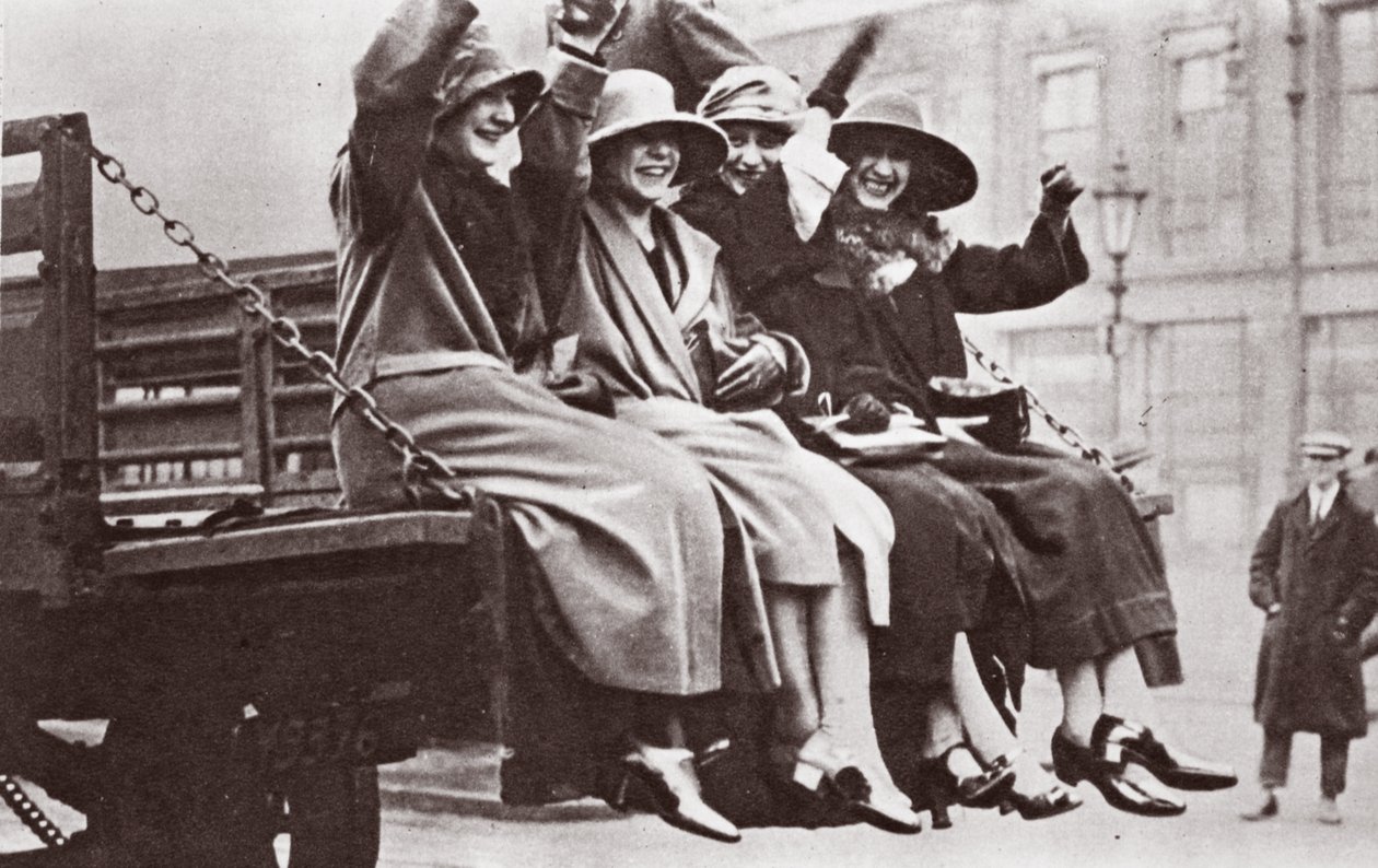 Un viaggio in coda da due penny, maggio 1926 da English Photographer