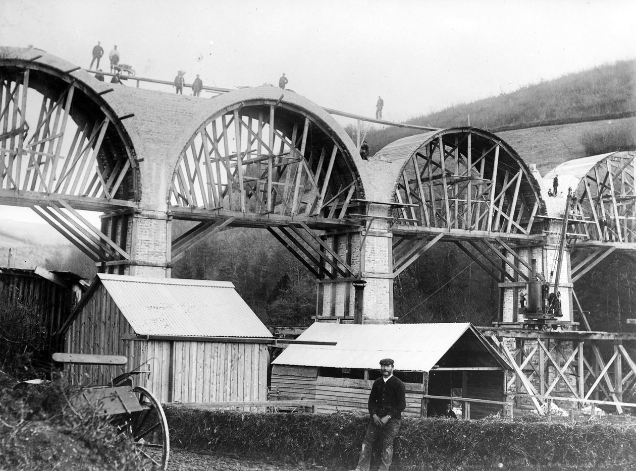 Viadotto di Chelfam in costruzione, c.1896 da English Photographer