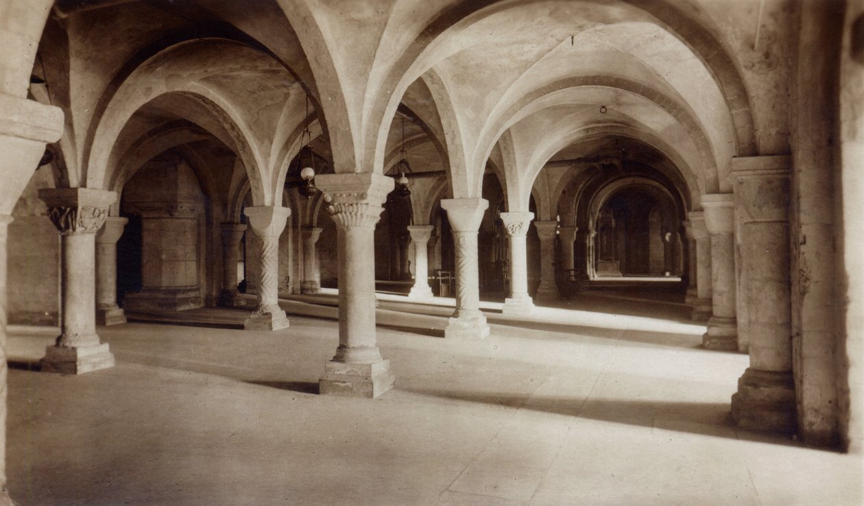 Cripta della Cattedrale di Canterbury, c.1920 da English Photographer
