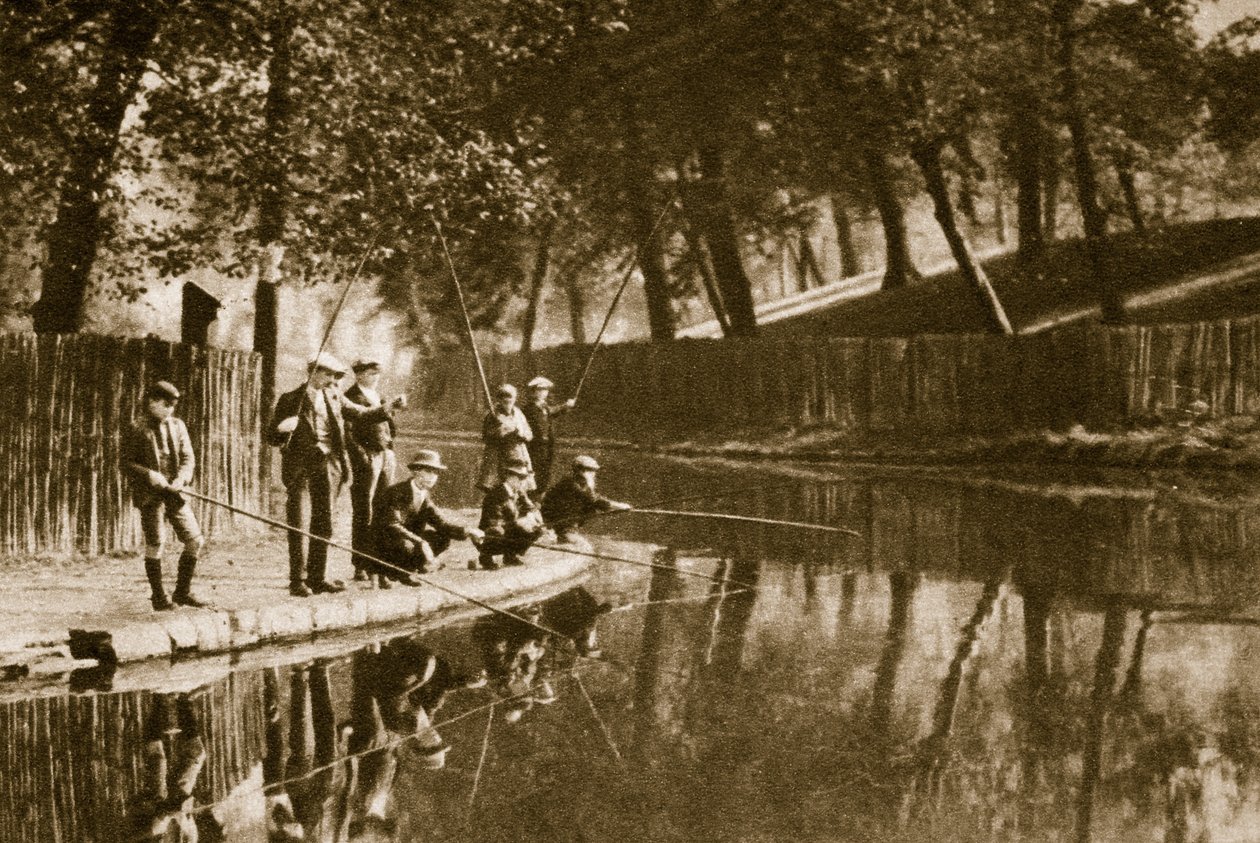 Pesca sul Regents Canal da English Photographer