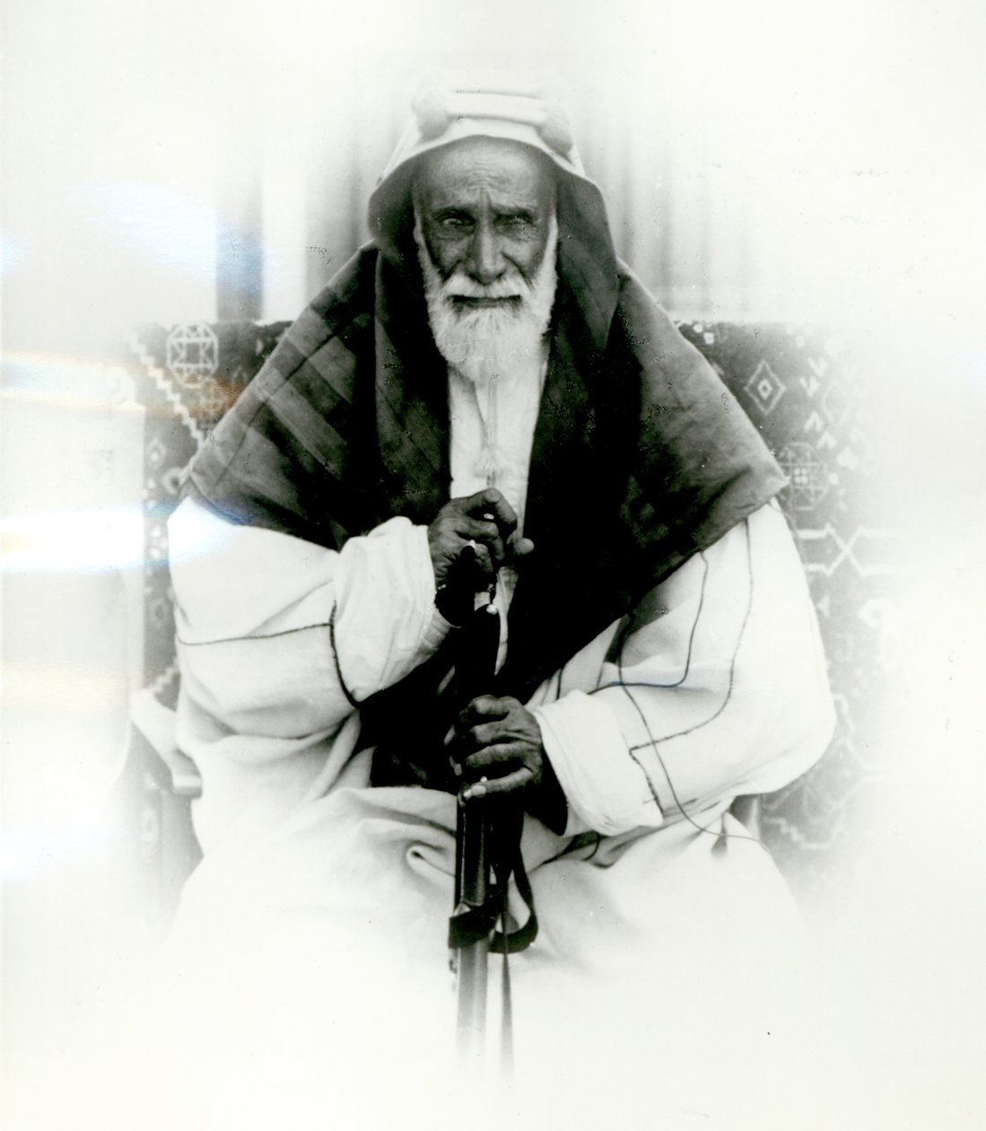 Isa Ibn Ali Al Khalifah da English Photographer