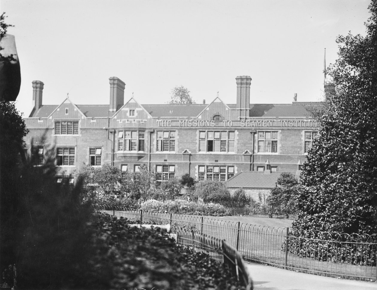 Mission To Seamen Institute, East India Dock Road da English Photographer
