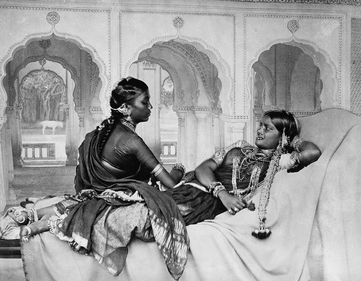 Ragazze Nautch (ballerine), anni 1890 da English Photographer