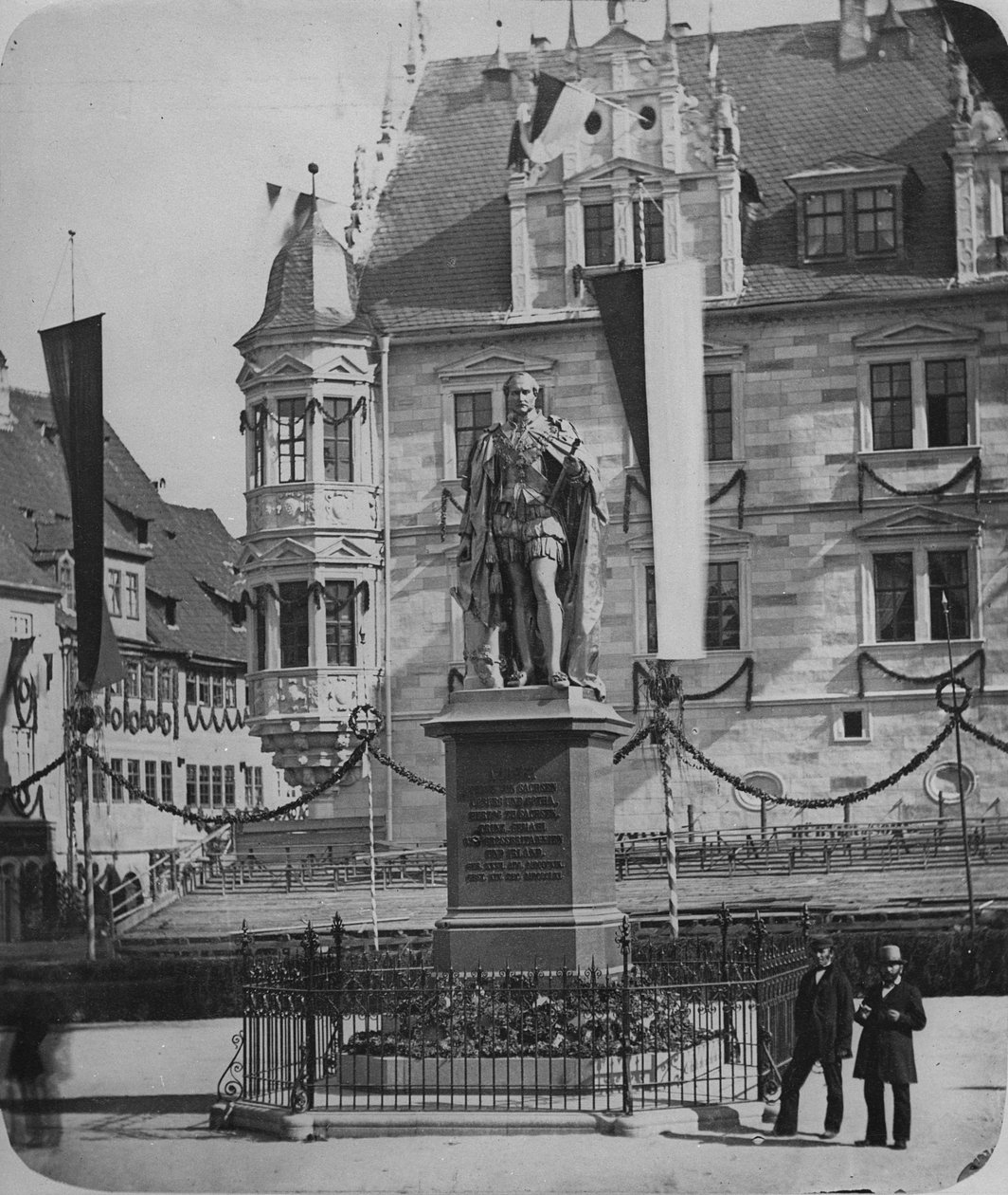 Statua del Principe Consorte a Coburgo da English Photographer