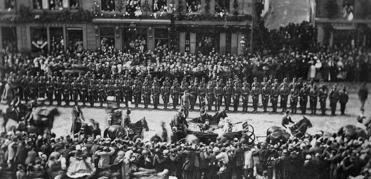 La piazza, Kelso, 21 agosto 1867 da English Photographer