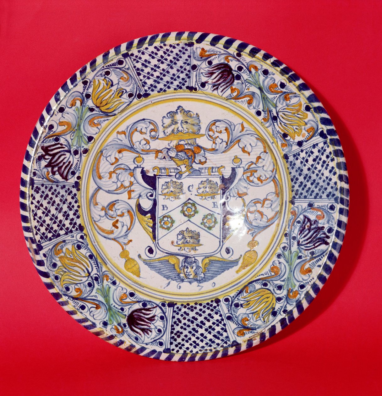 Piatto con stemma della Compagnia dei Tessitori, 1670 da English School
