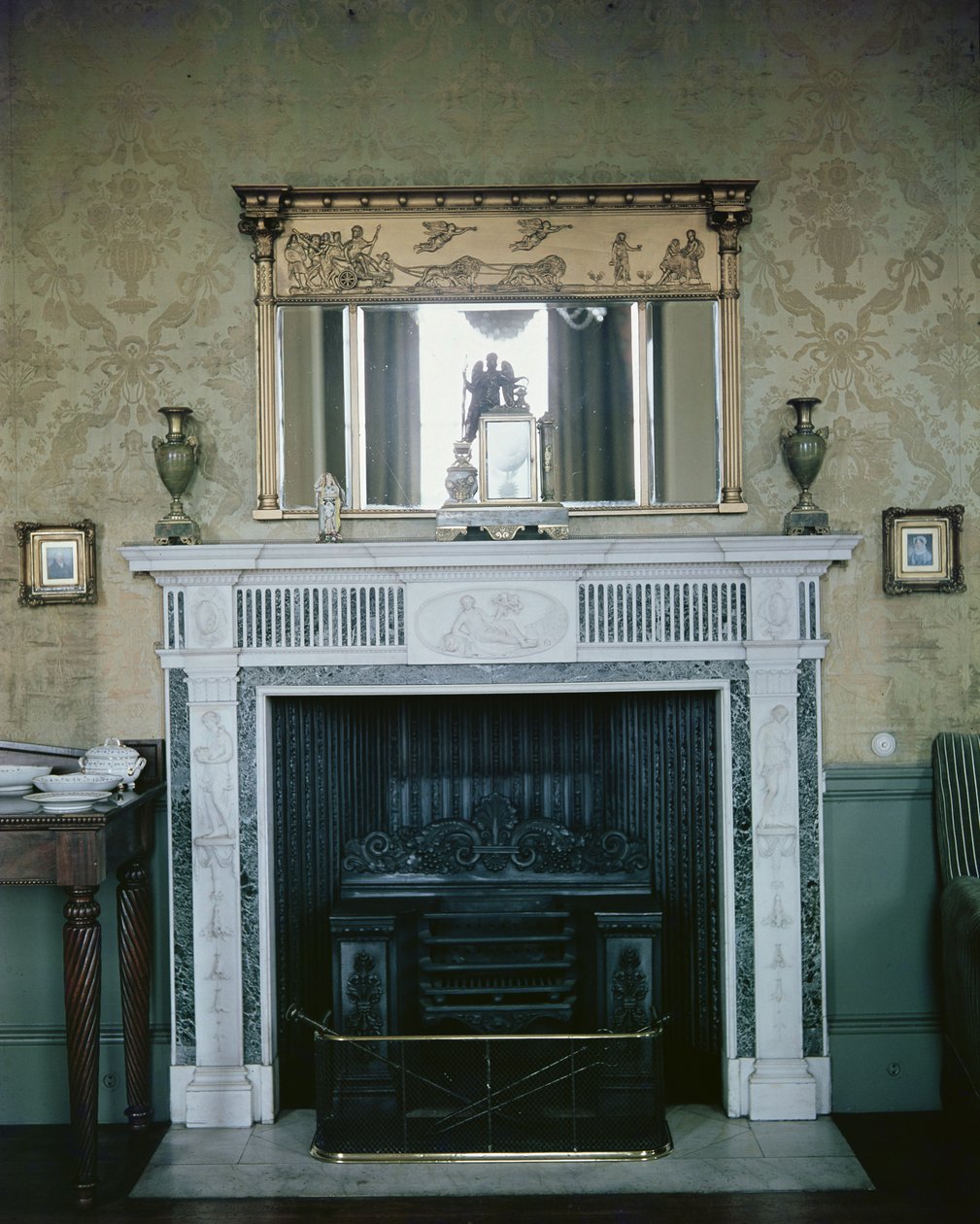 Camino e specchio, c.1810 da English School