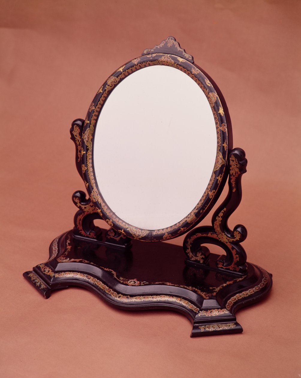 Specchio in cartapesta dipinta e dorata, c.1890 da English School
