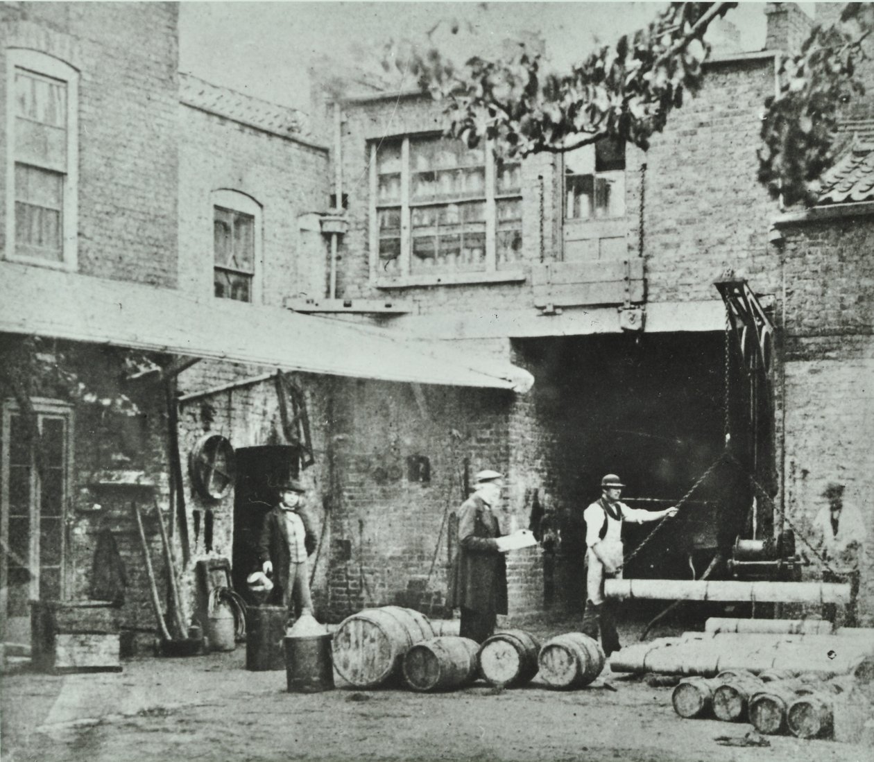 231-235 Kings Road: elevazione posteriore, Londra, 1890 da English Photographer