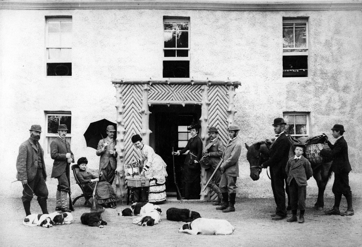 Una festa di caccia in una casa di campagna da English Photographer