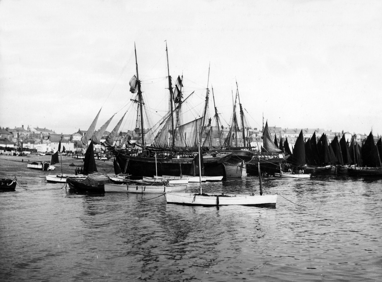 Porto di St Ives, c.1880-99 da English Photographer