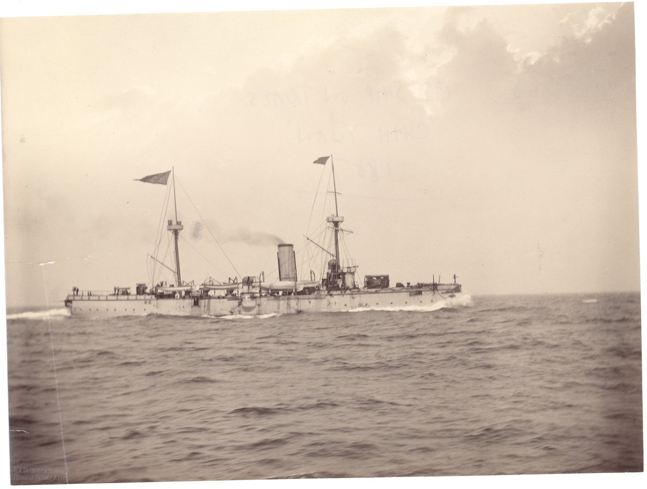 Il "Chih Yuan" in mare, c.1886 da English Photographer