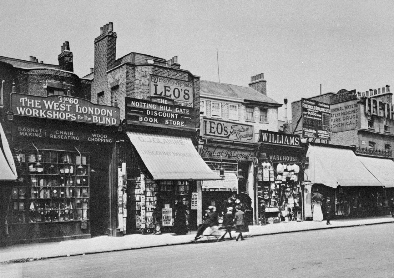 Vista di Notting Hill Gate, c.1913 da English Photographer