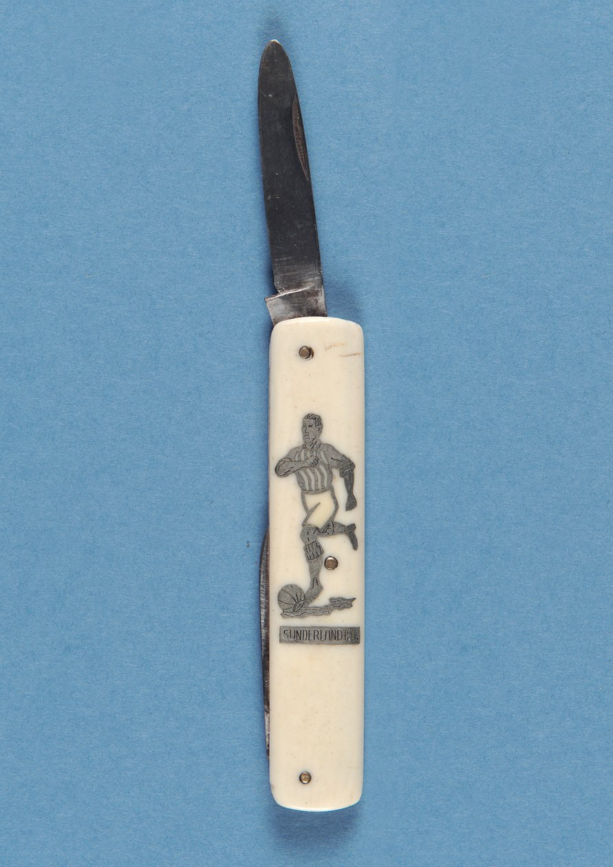 Coltello tascabile raffigurante un calciatore da English School