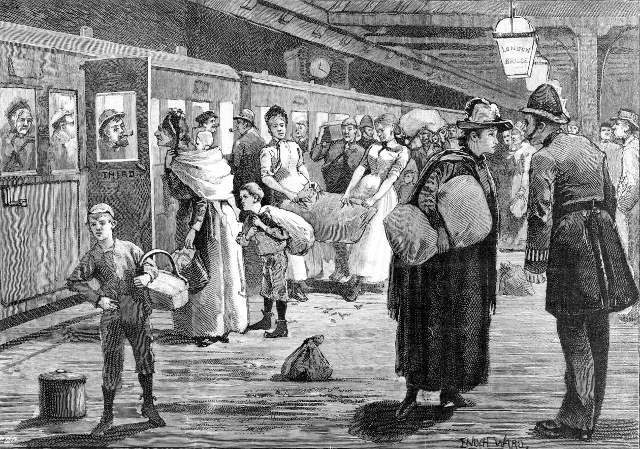 Raccoglitori di luppolo in partenza dalla stazione ferroviaria di London Bridge a mezzanotte, 1891 da Enoch Ward