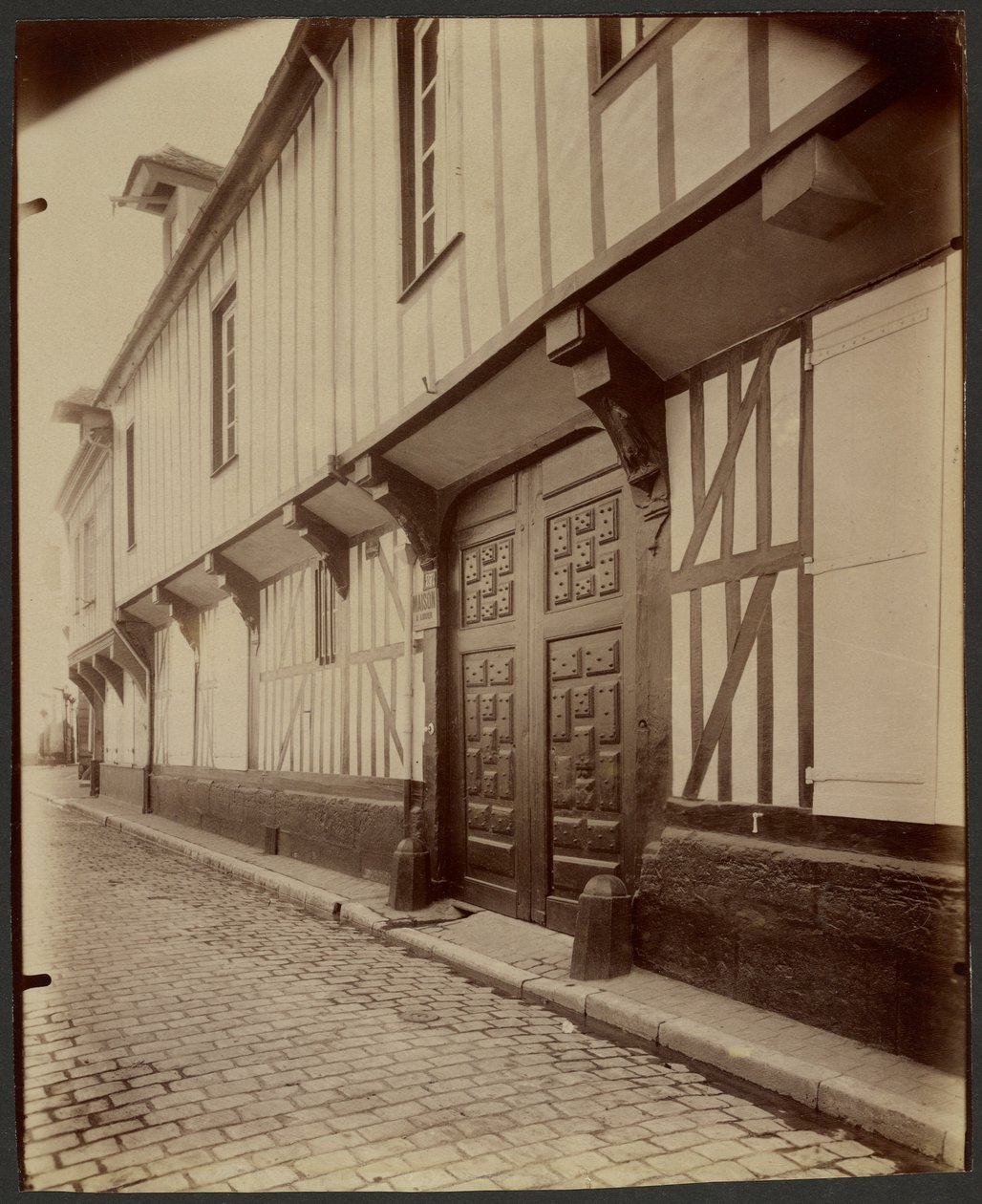 Beauvais, Casa, 27 Rue Pantaléon. da Eugène Atget