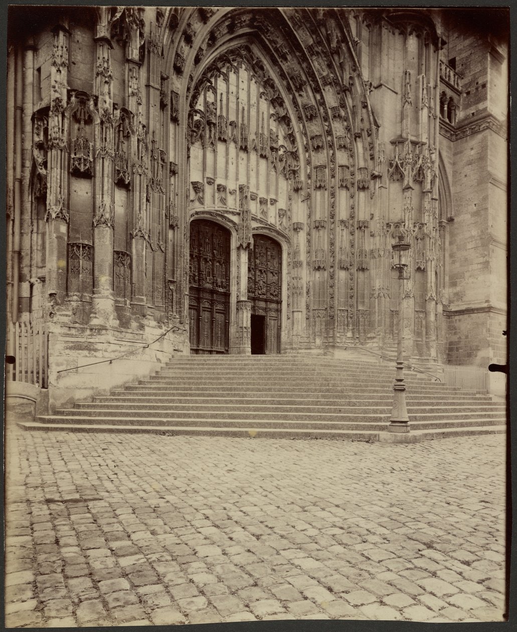 Beauvais, Porta della Cattedrale da Eugène Atget