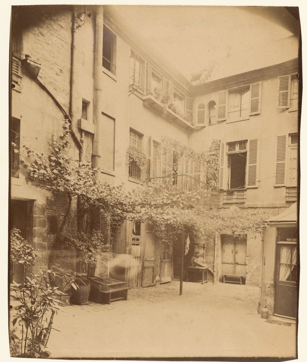 Cour de Rouen, Boulevard Saint-Germain da Eugène Atget