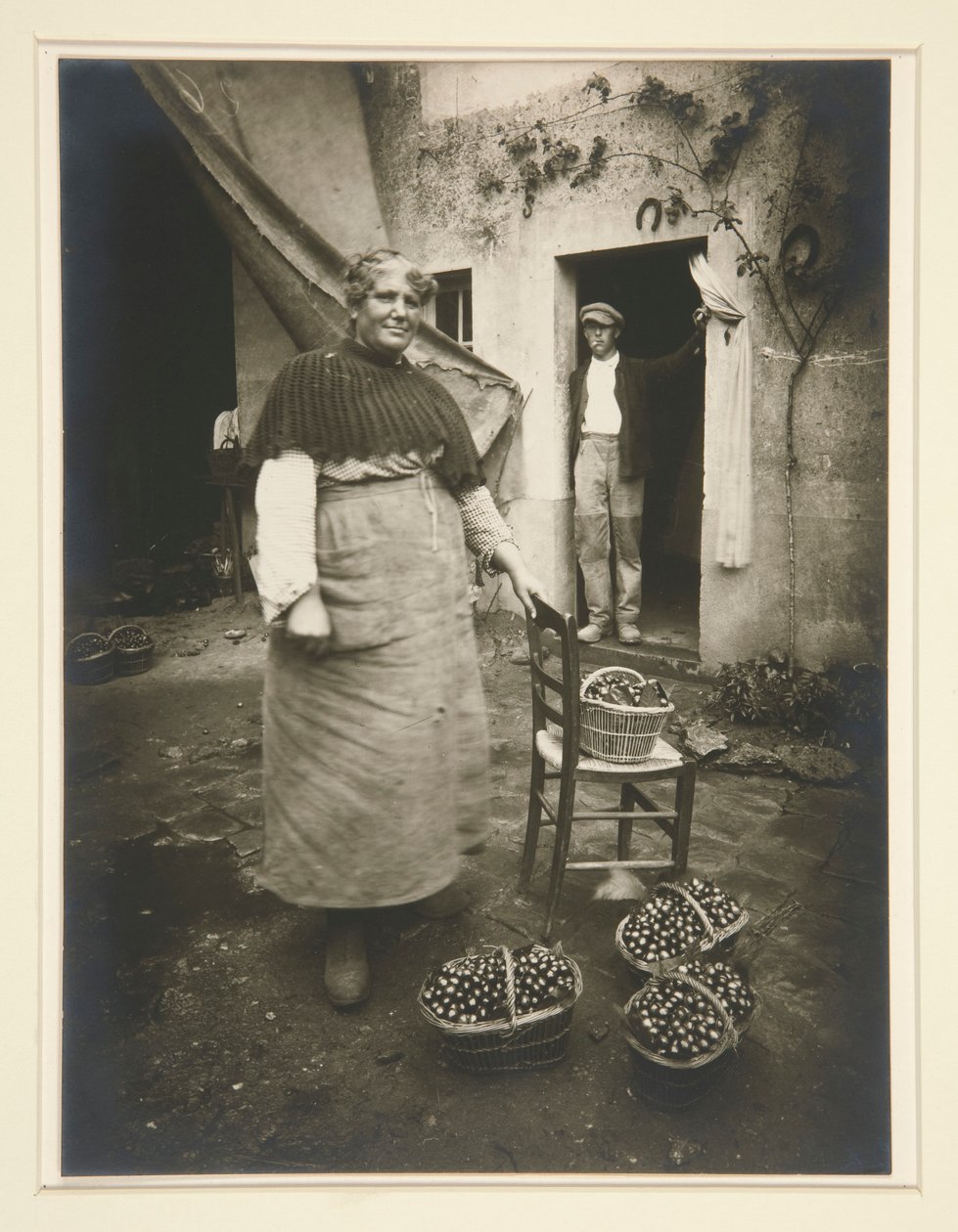 Donna di Verrières da Eugène Atget