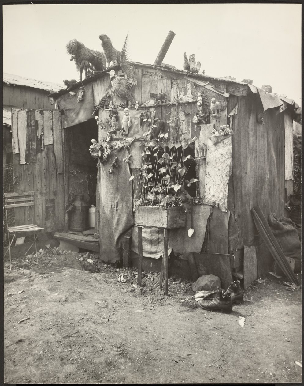 (Capanna dello straccivendolo) da Eugène Atget