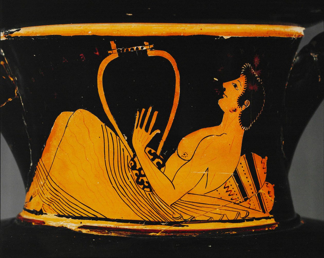 Efebo che suona la citarra ... da Euphronios