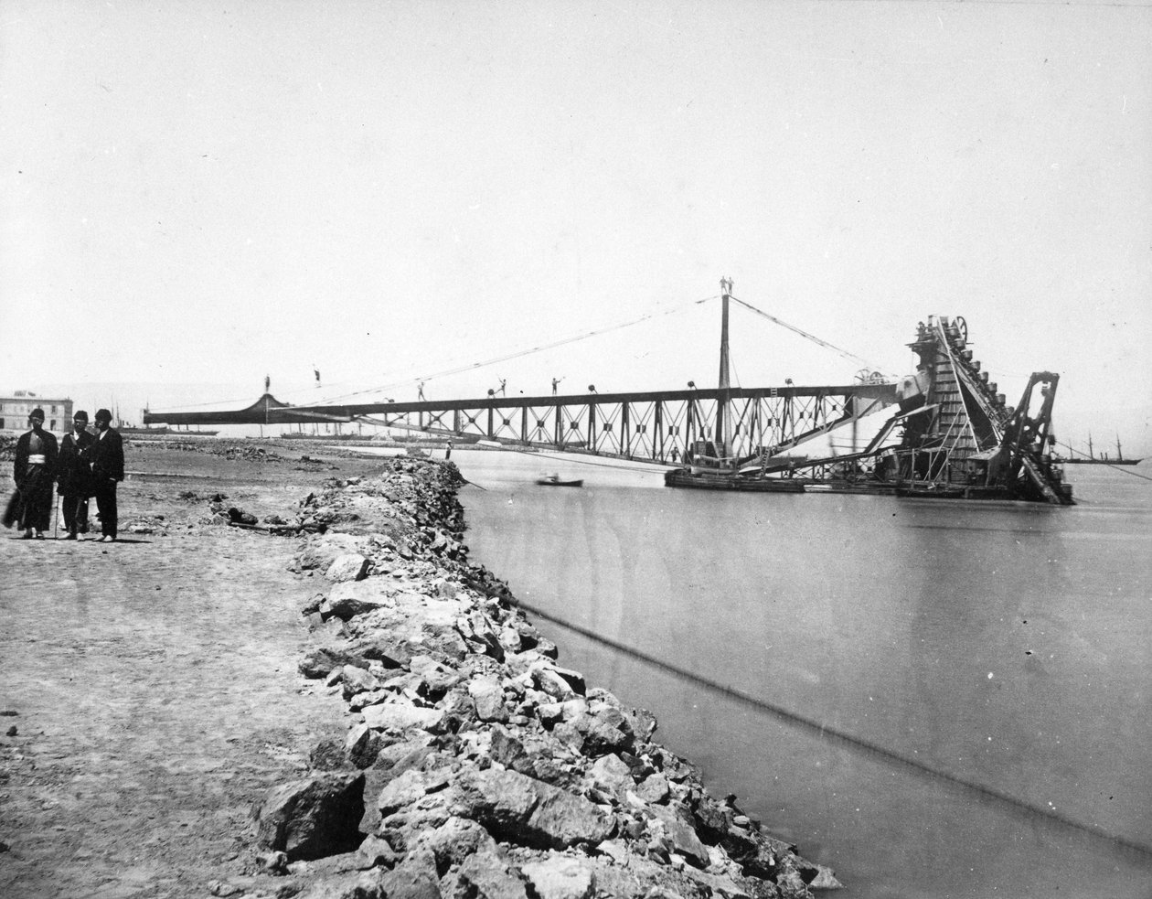 Dragaggio del Canale di Suez, c. 1870s da European Photographer