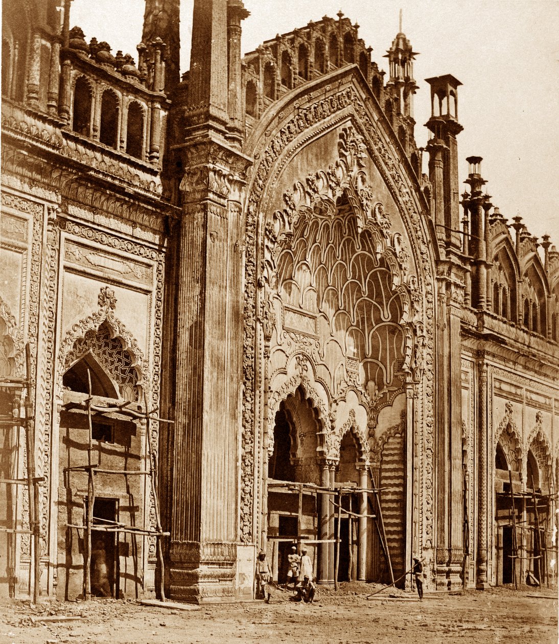 Porta Summa Musjid, Lucknow da Felice Beato