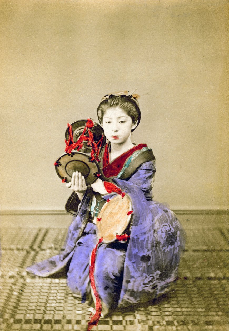 Geisha che suona il tsuzumi, Giappone, 1882 da Felice Beato