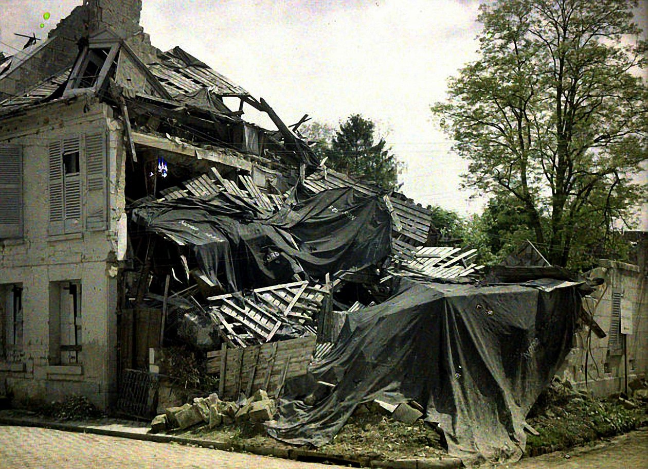Angolo della rue des Minimes, Soissons, Aisne, Francia, 1917 da Fernand Cuville