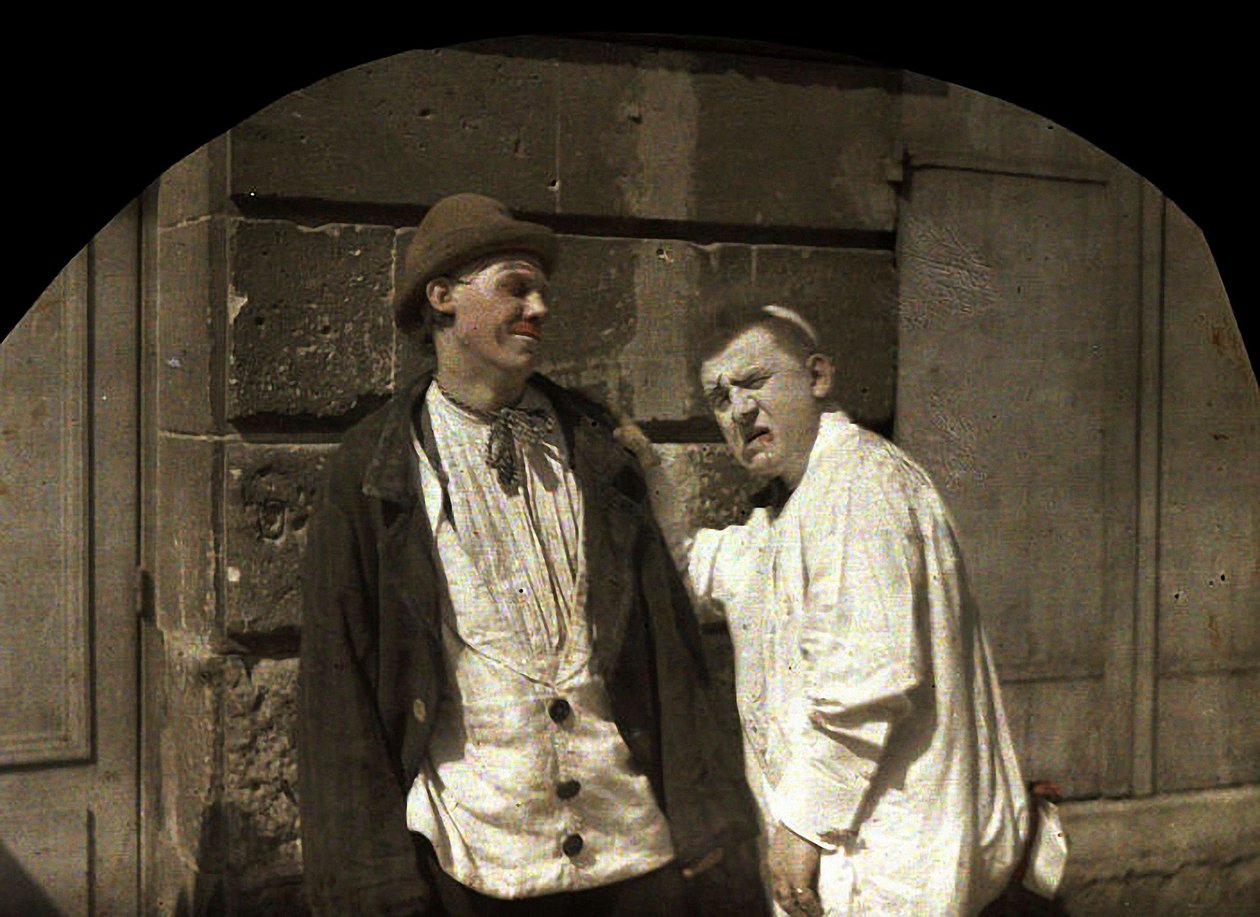 Footel il clown e suo figlio, Soissons, Aisne, Francia, 1917 (autocromia) da Fernand Cuville