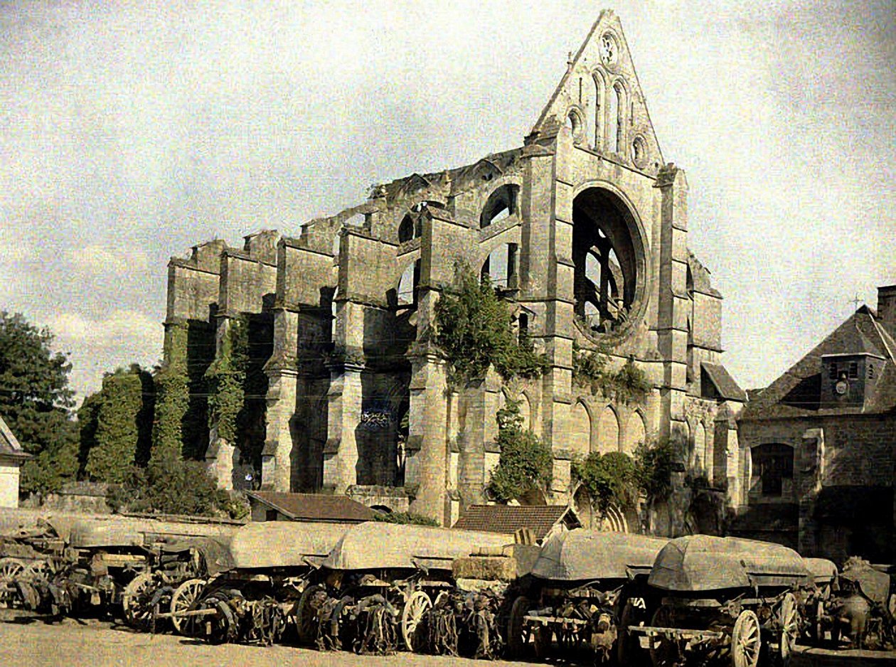 Chiesa in rovina, Cuffies, Aisne, Francia, 1917 da Fernand Cuville