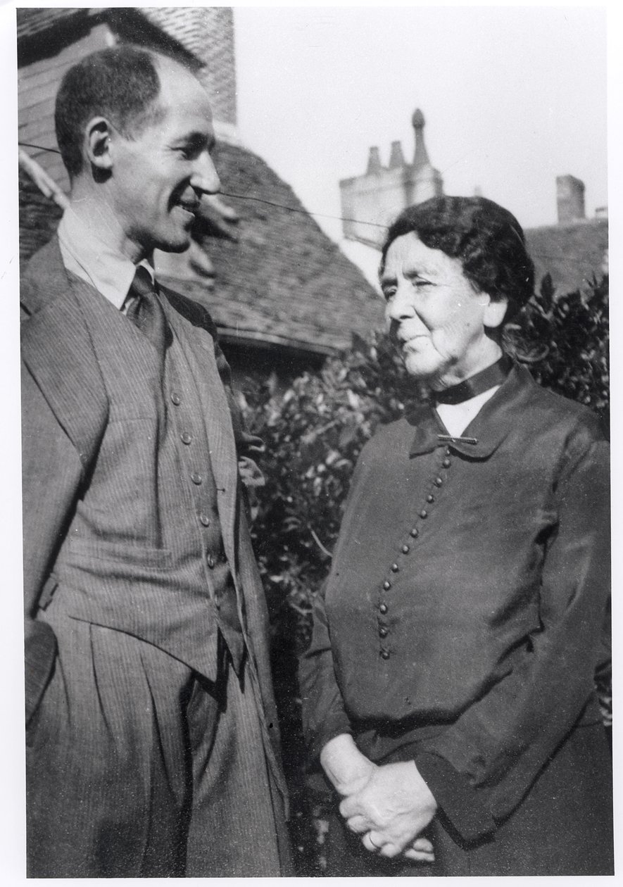 Marcel Jouhandeau con sua madre, c.1931 da French Photographer