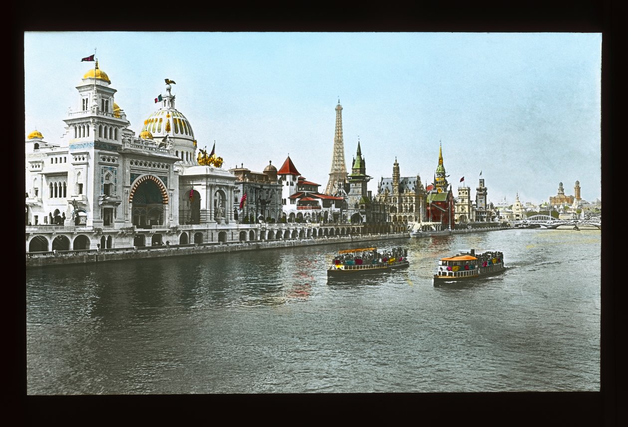 Esposizione di Parigi: Quai des Nations, il Padiglione Ottomano e il Padiglione degli Stati Uniti, 1900 da French Photographer