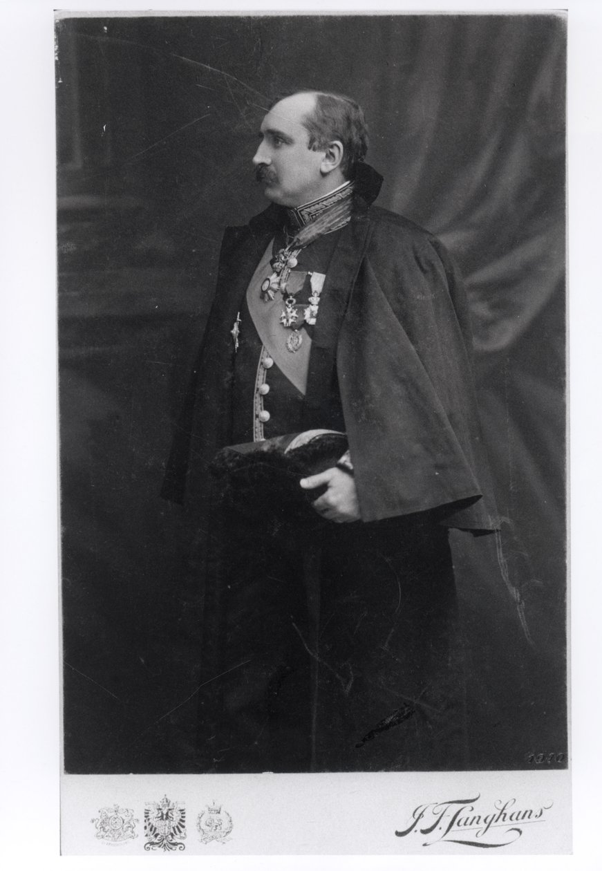 Paul Claudel in uniforme da ambasciatore, Praga, c.1910-11 da French Photographer