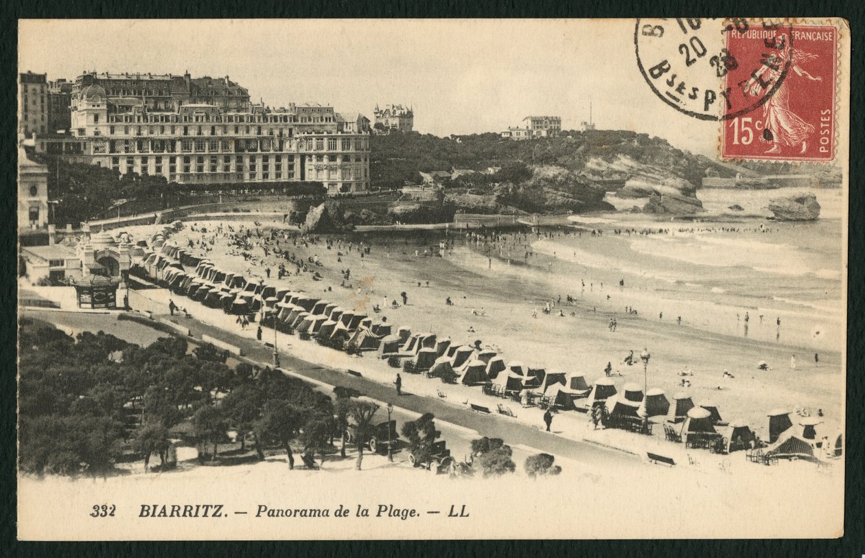 Cartolina raffigurante la Grande Plage di Biarritz, c.1900 da French Photographer