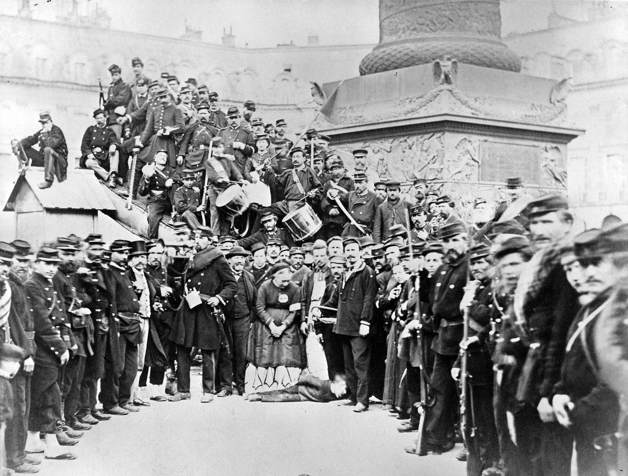 Truppe della Comune di Parigi in Place Vendôme, 1871 da French Photographer