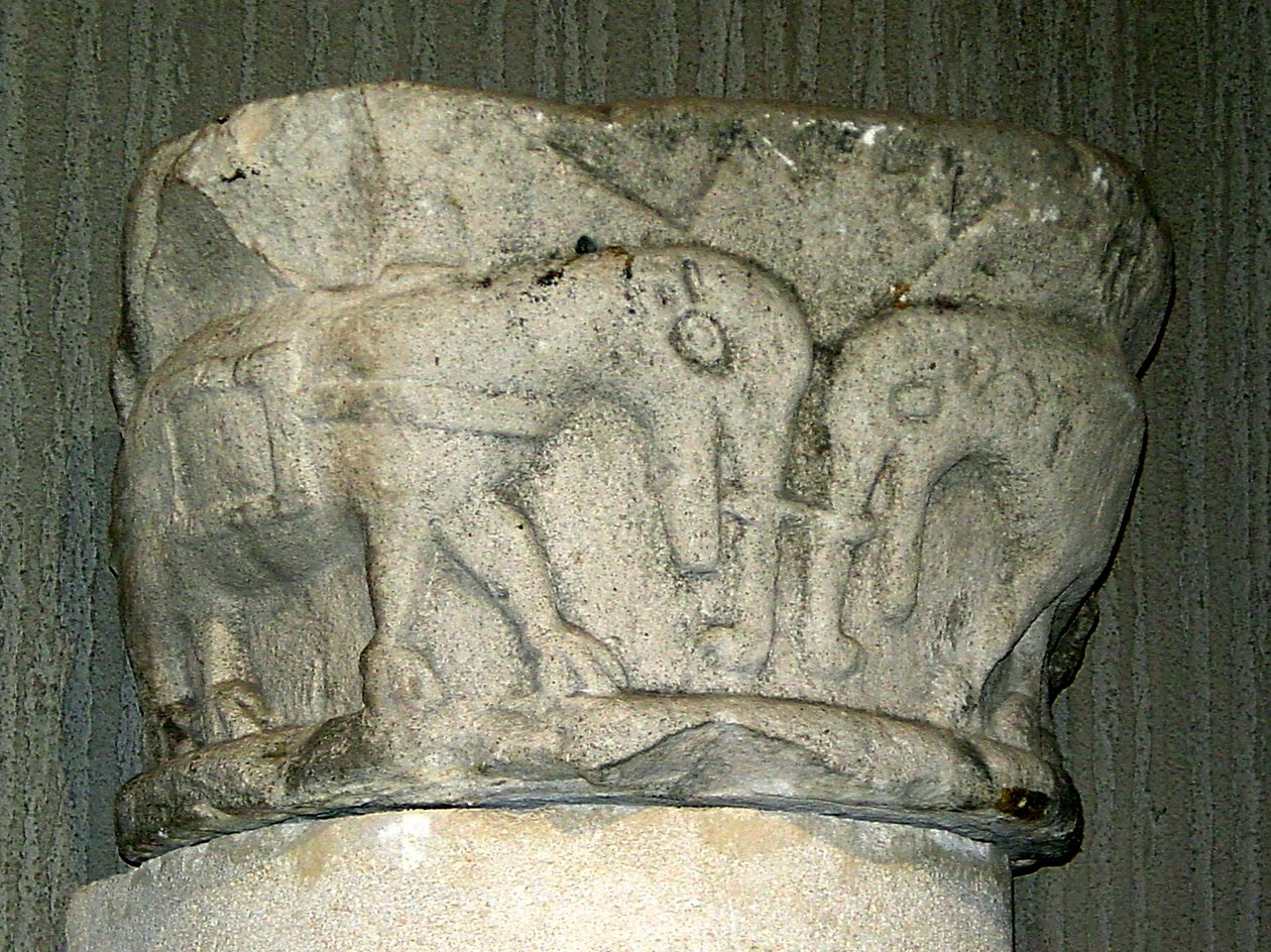 Capitello con elefanti da French School