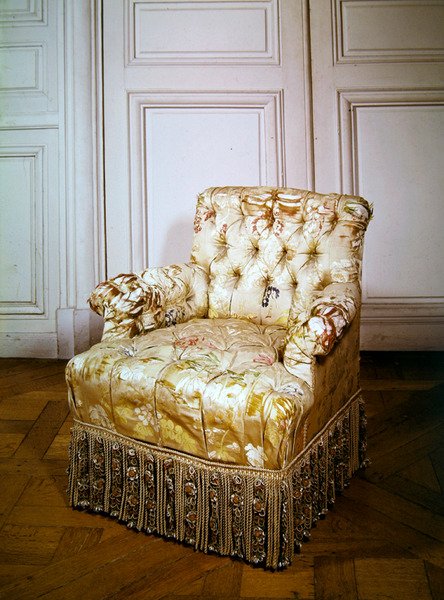 Poltrona bassa, Stile Secondo Impero da French School