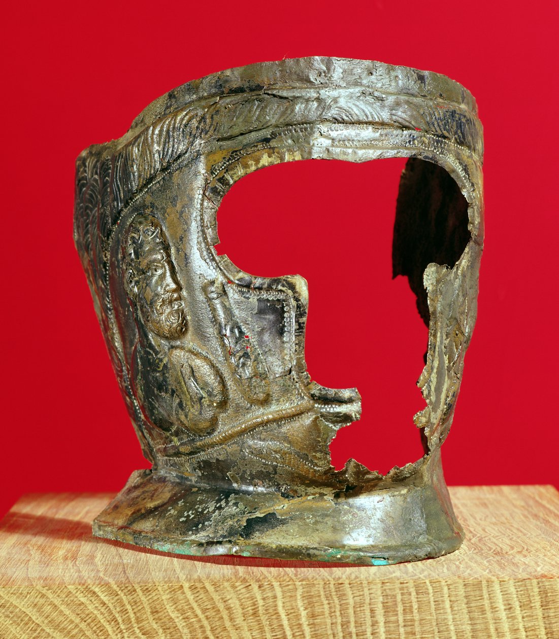 Maschera di gladiatore Gallo-Romano, fine del I secolo a.C. (bronzo) da Gallo Roman