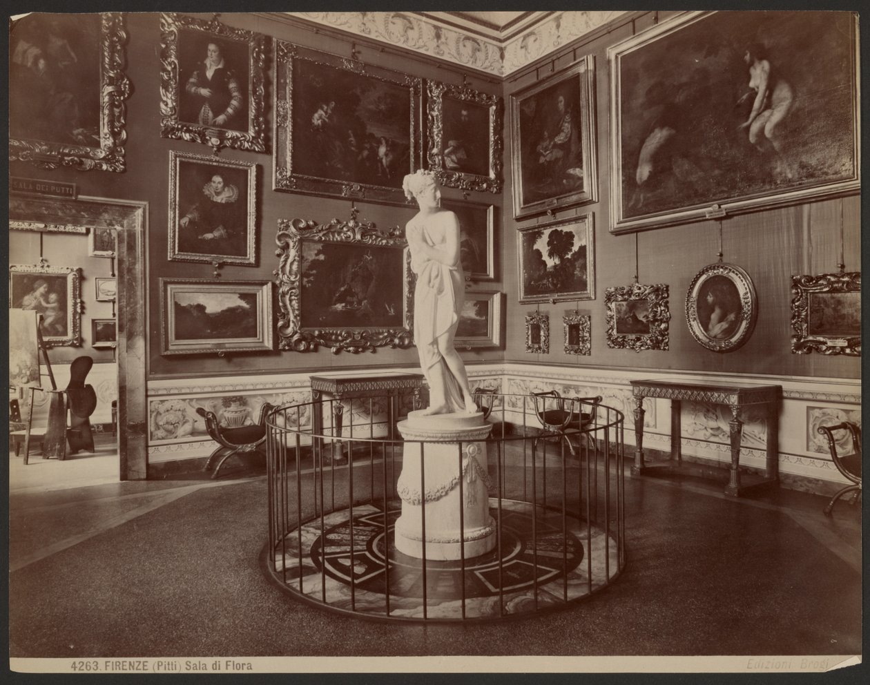 Firenze, Pitti, Sala di Flora da Giacomo Brogi