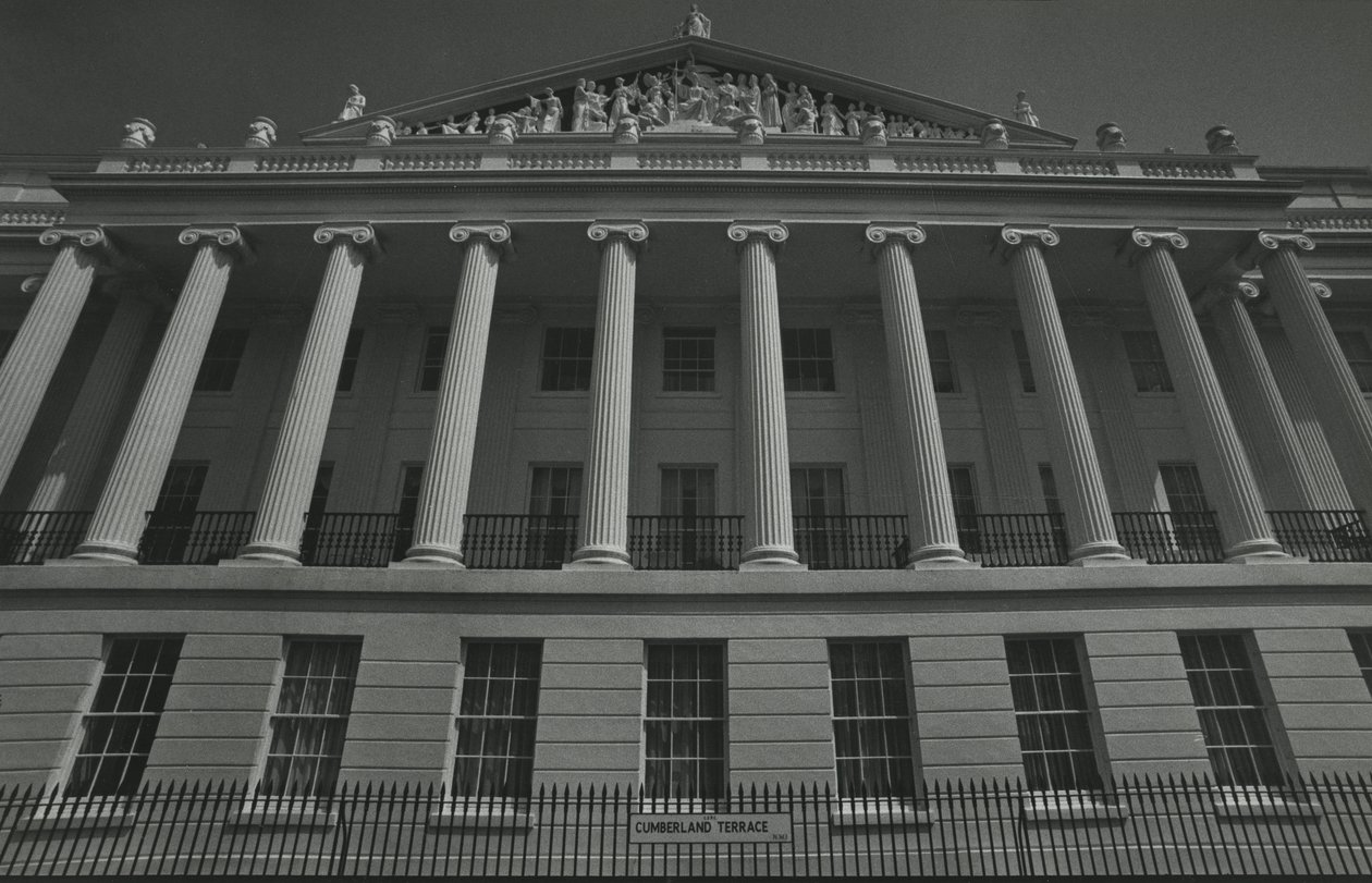 Cumberland Terrace, Regents Park, Londra anni 1950 da Godfrey Macdominic