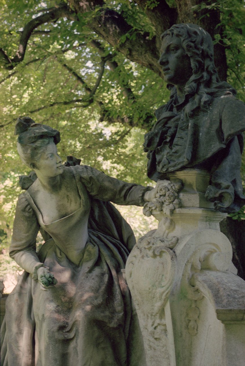 Monumento dedicato a Jean Antoine Watteau (1896) da Henri Desire Gauquie
