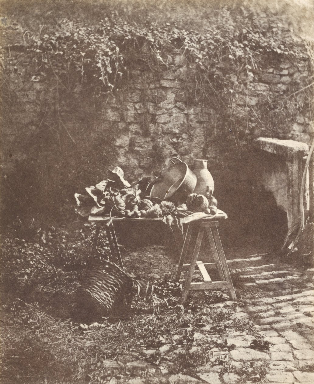 Natura morta: calderone, brocca e verdure su un tavolo a cavalletto da Henri Victor Regnault
