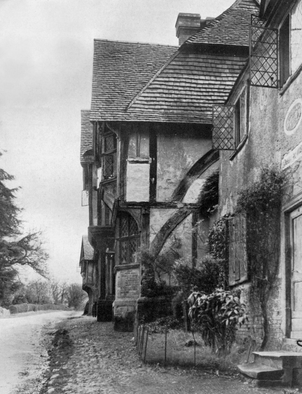Vecchia casa a Chiddingstone, Kent, 1924-1926 da Herbert Felton