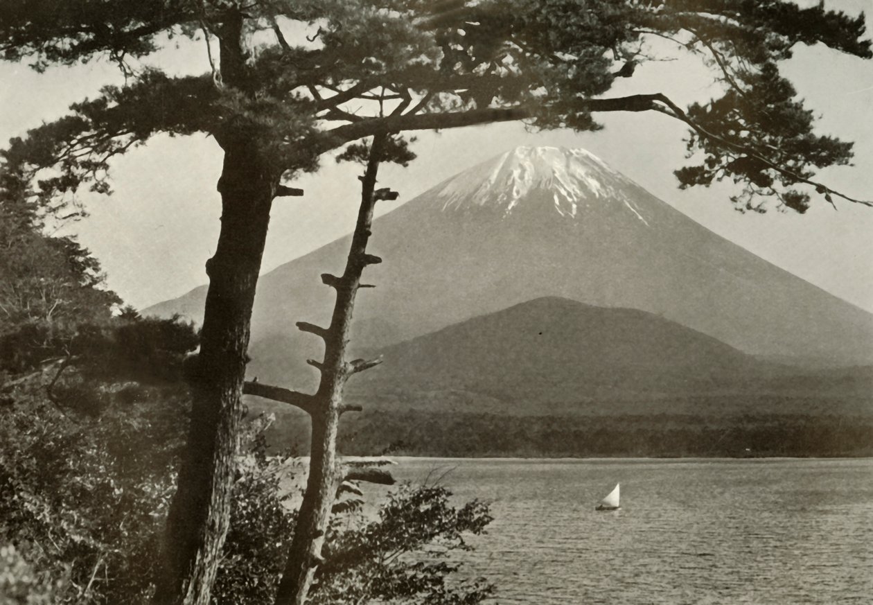 Fuji dal Lago Shoji, 1910 da Herbert Ponting