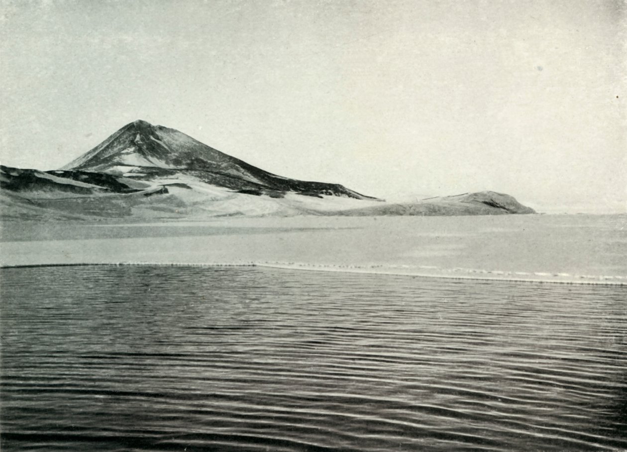 Hut Point e Observation Hill, c1910-1913, 1913 da Herbert Ponting