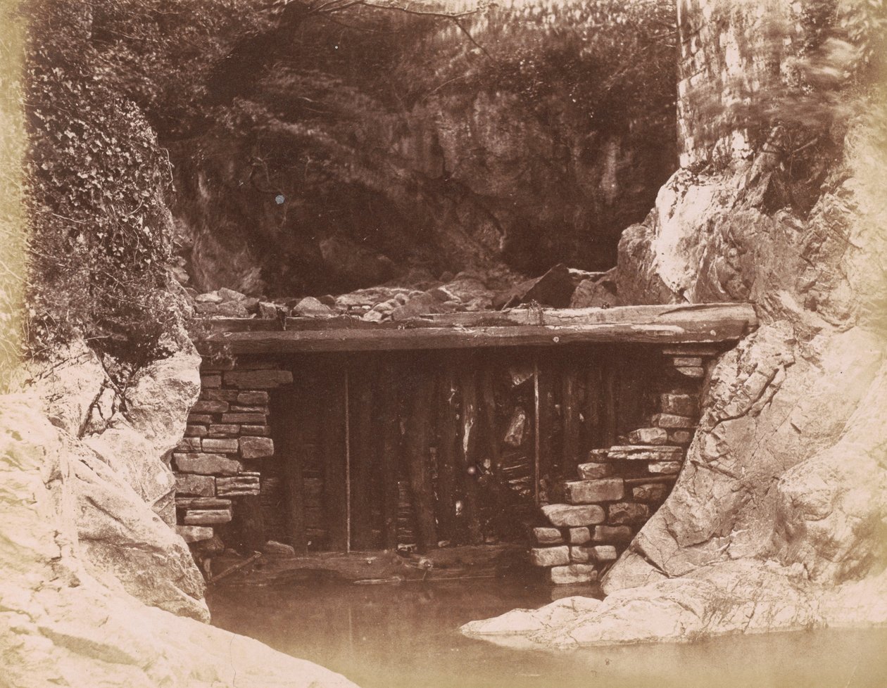 Il mulino-diga, 1855 (foto) da Hugh Owen