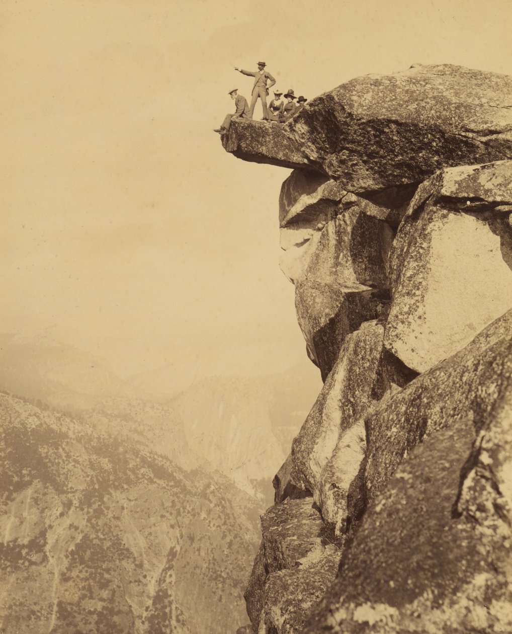 Glacier Point, 3.201 piedi, Yosemite, Cal. da Isaiah Taber